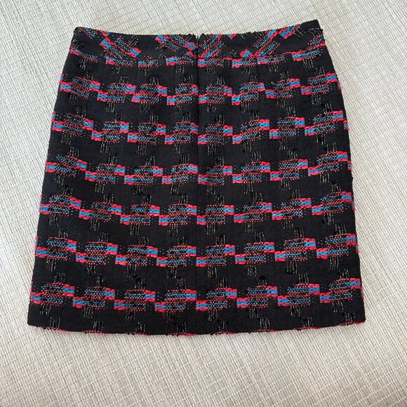 Trina Turk faux tweed, black & red patterned mini skirt, size 6 - Picture 4 of 7